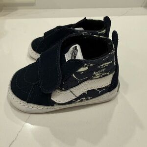Vans Infant Baby Soft Bottom Crib Shoes With Shark Print Size 2